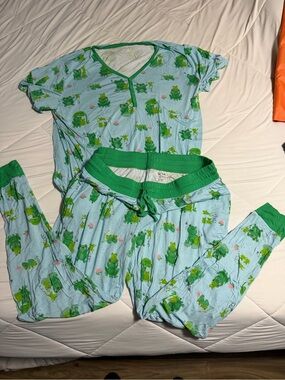 Little Sleepies Light Blue Frog Print Pajama Set with Green Accents